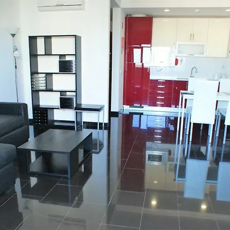Апартаменти Rocha Tower 15c *